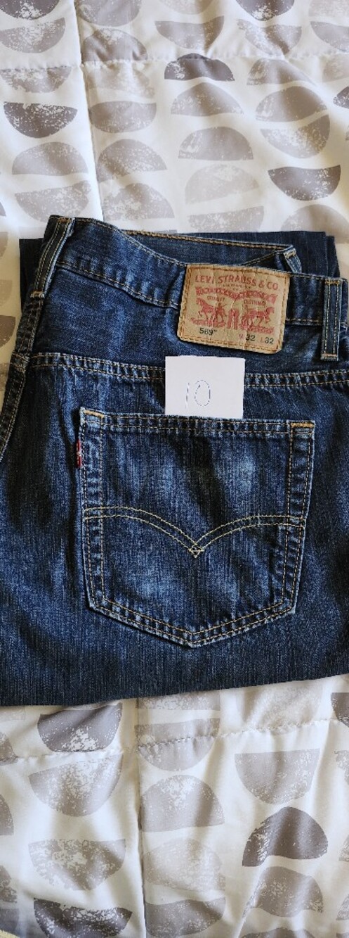 Authentic Levis 569 32/32